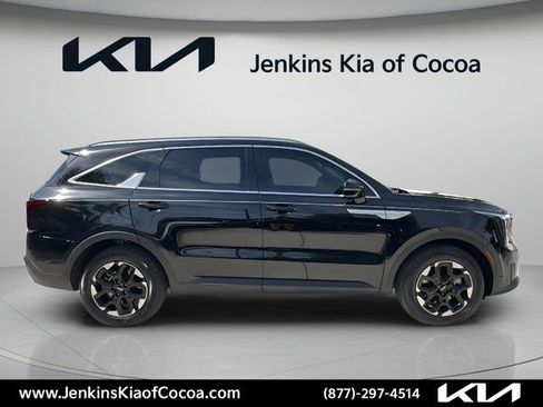 Certified 2026 Kia Sorento S w/ S Panoramic Sunroof Package FWD image 3