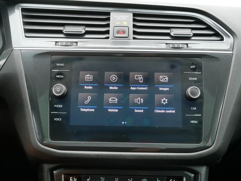 Used 2019 Volkswagen Tiguan SE w/ Panoramic Sunroof Package AWD/4WD image 30