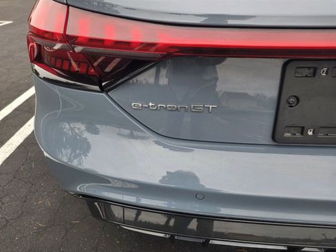 Used 2023 Audi e-tron GT Prestige AWD/4WD image 5