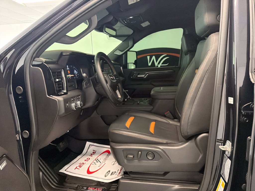 Used 2026 GMC Sierra 2500 AT4 AWD/4WD image 9