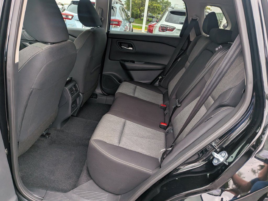 Used 2026 Nissan Rogue SV AWD/4WD image 31