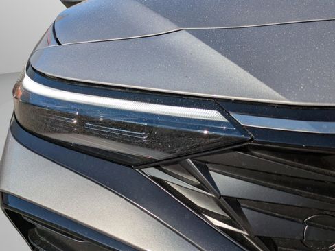 New 2026 Hyundai Elantra Limited image 32