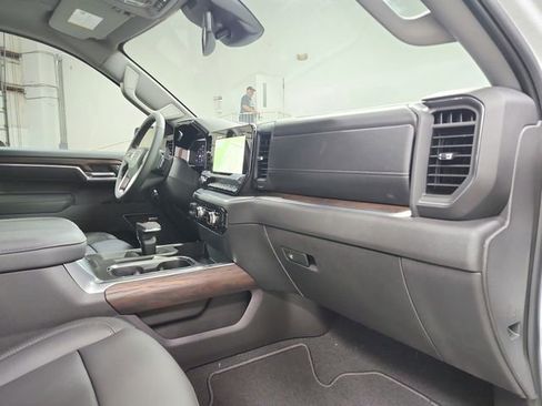 New 2026 GMC Sierra 1500 SLT w/ SLT Premium Plus Package image 39