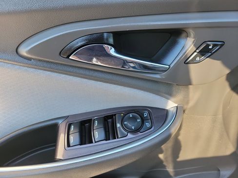 Used 2021 Chevrolet Malibu LT image 8