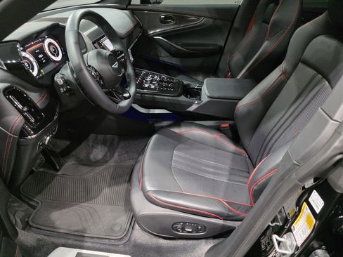 Used 2025 Aston Martin DBX 707 image 17