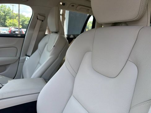 Used 2020 Volvo V60 T5 Momentum w/ Protection Package Premier FWD image 4