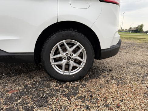 Used 2024 Ford Edge SEL w/ Convenience Package AWD/4WD image 16