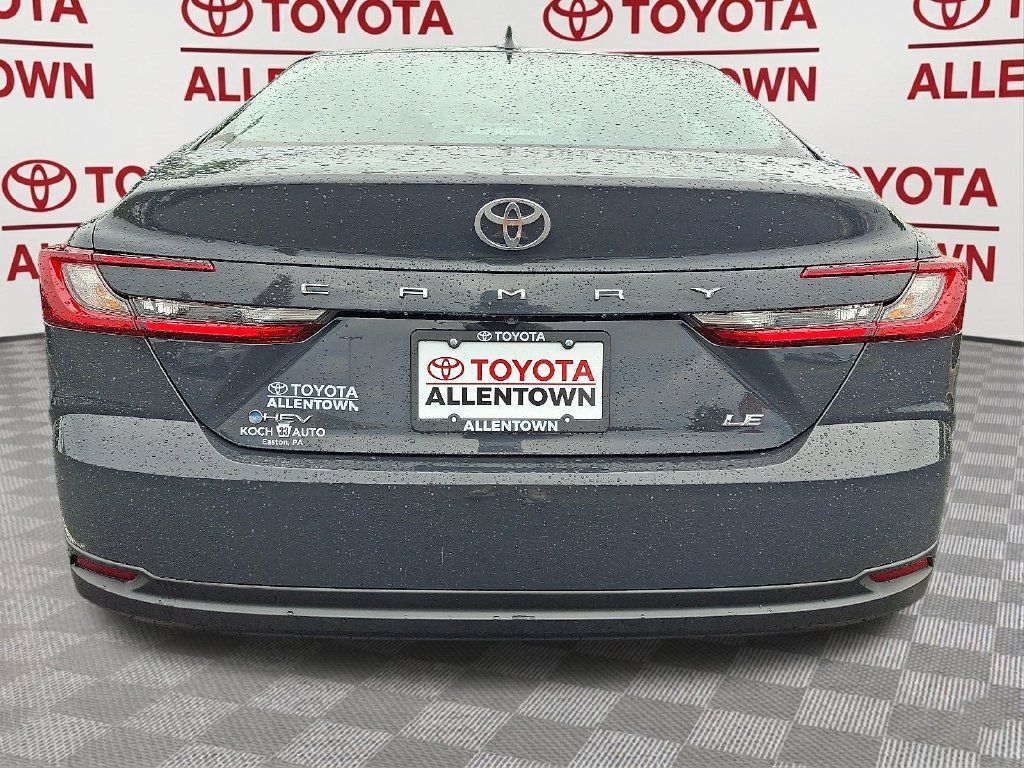 Used 2025 Toyota Camry LE FWD image 5