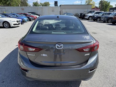 Used 2018 MAZDA MAZDA3 Touring FWD image 4