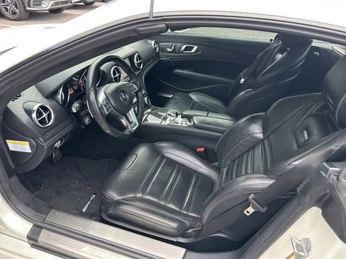 Used 2013 Mercedes-Benz SL 63 AMG w/ Premium Pkg image 9