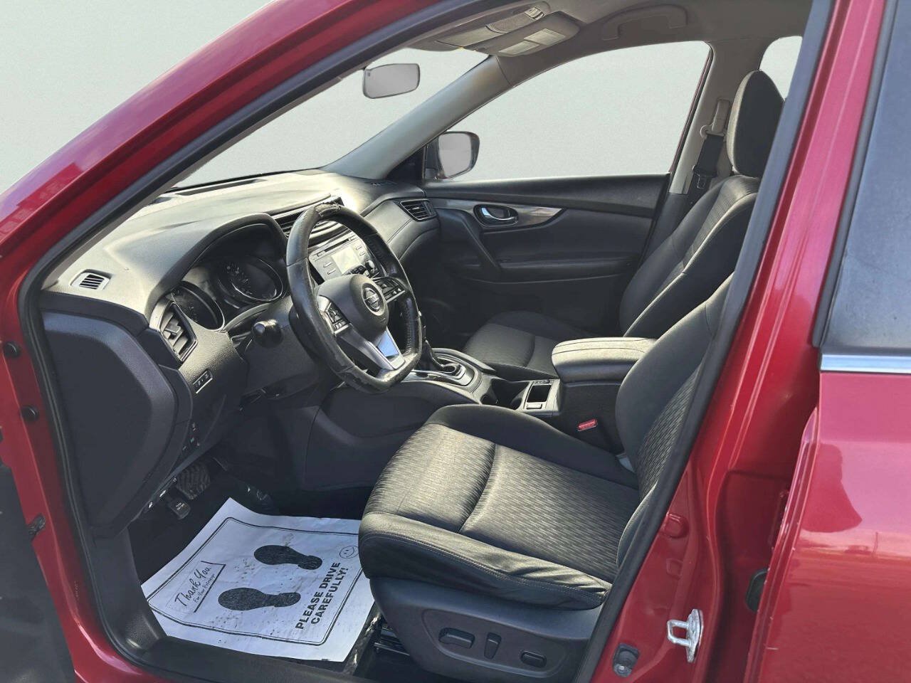 Used 2017 Nissan Rogue SV FWD image 11