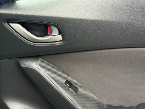 Used 2014 MAZDA MAZDA3 i Touring image 40