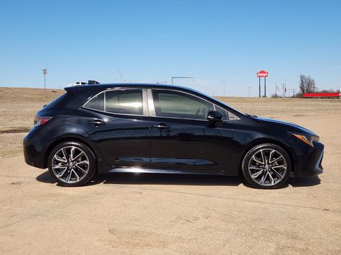 Used 2022 Toyota Corolla XSE image 7