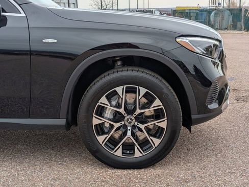 Used 2025 Mercedes-Benz GLC 350e 4MATIC image 9