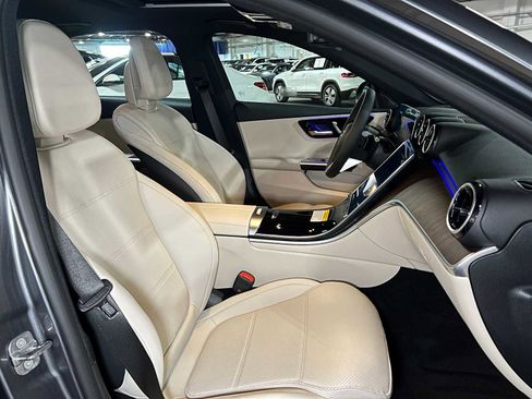 Used 2025 Mercedes-Benz C 300 4MATIC Sedan image 11