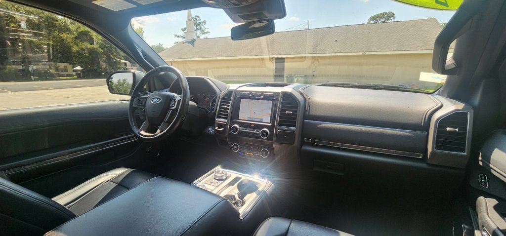 Used 2020 Ford Expedition XLT w/ Equipment Group 202A AWD/4WD image 27