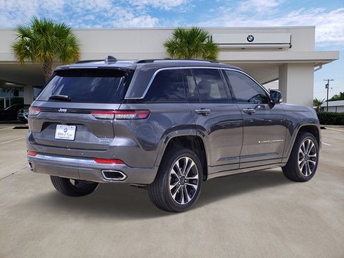 Used 2022 Jeep Grand Cherokee Overland RWD image 4
