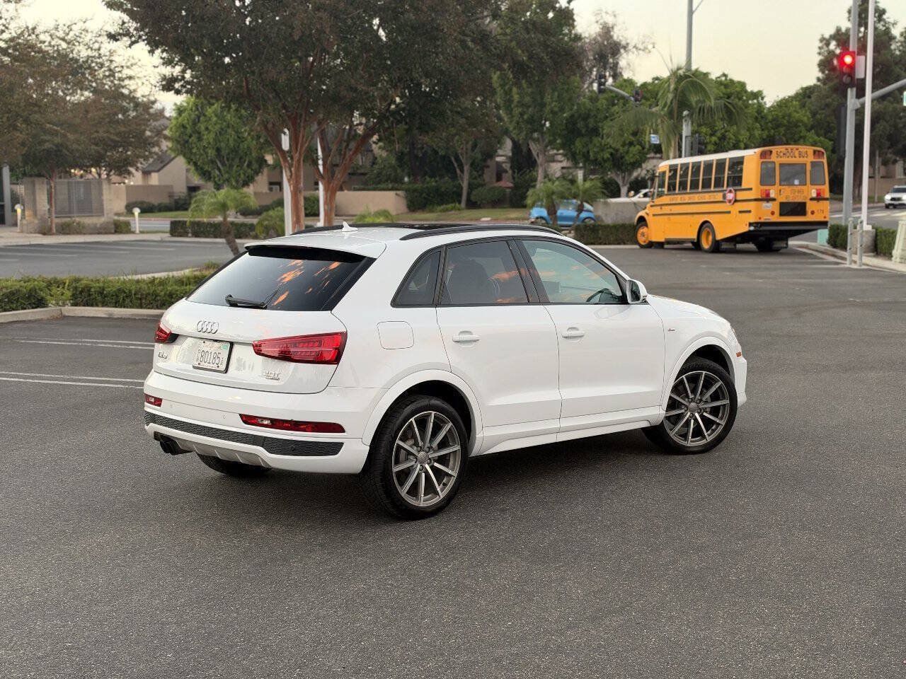 Used 2018 Audi Q3 2.0T Premium Plus w/ Premium Plus Package AWD/4WD image 5