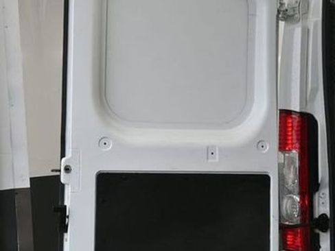 Used 2025 RAM ProMaster 2500 w/ Convenience Group image 14