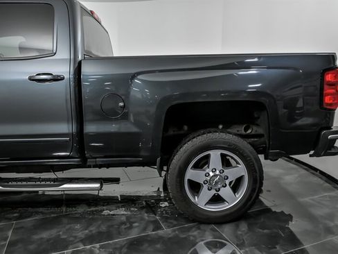 Used 2018 Chevrolet Silverado 2500 LT image 8