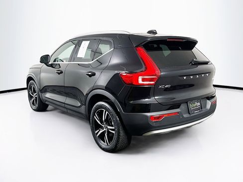 Used 2025 Volvo XC40 B5 Core image 5