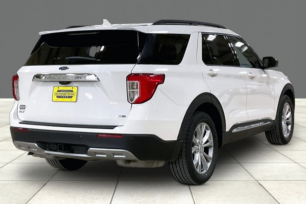 Used 2020 Ford Explorer XLT w/ Equipment Group 202A AWD/4WD image 12