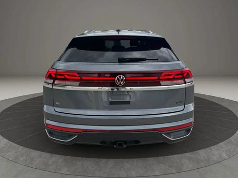 Used 2025 Volkswagen Atlas Cross Sport SE AWD/4WD image 6