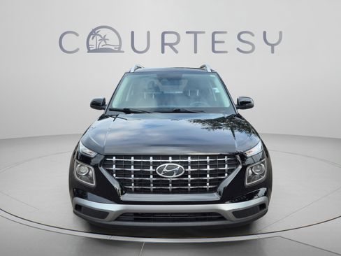 Used 2023 Hyundai Venue SEL w/ Cargo Package FWD image 10