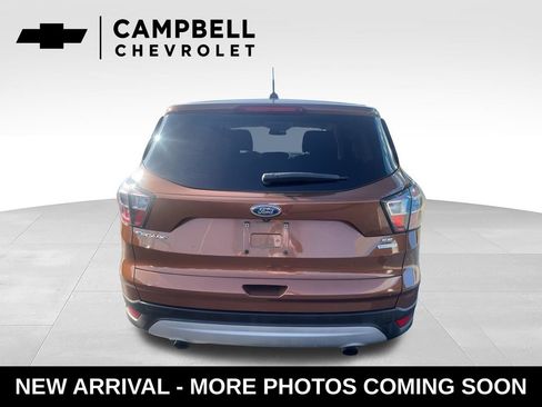 Used 2017 Ford Escape SE FWD image 4