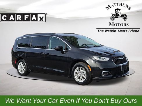 Used 2022 Chrysler Pacifica Touring-L image 1