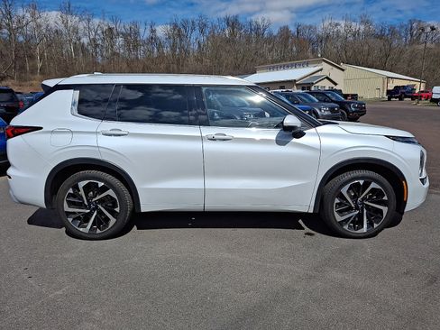 Used 2022 Mitsubishi Outlander SEL image 12