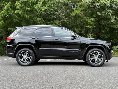 Used 2019 Jeep Grand Cherokee Limited w/ Luxury Group II AWD/4WD image 4