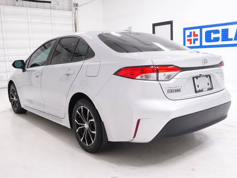 Used 2023 Toyota Corolla LE FWD image 29