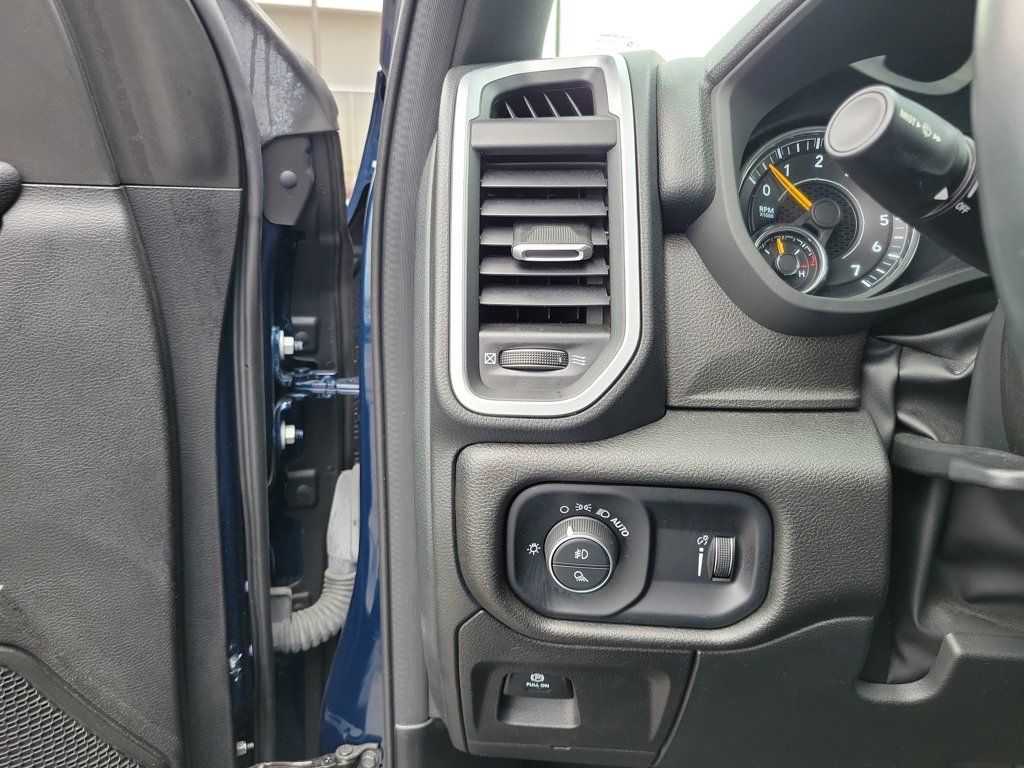 Used 2022 RAM 1500 Big Horn AWD/4WD image 22