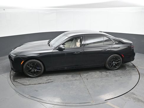 Used 2023 BMW 760i xDrive w/ Executive Package AWD/4WD image 44