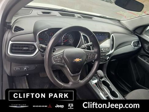 Used 2022 Chevrolet Equinox LT AWD/4WD image 11