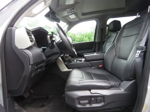 Used 2023 Toyota Tundra Limited AWD/4WD image 9