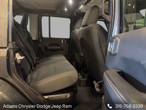 Used 2025 Jeep Wrangler Unlimited Sahara AWD/4WD image 10