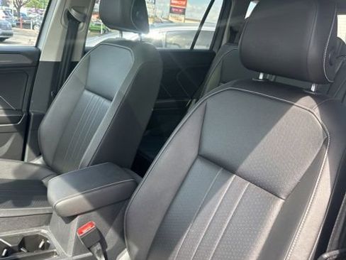 Used 2022 Volkswagen Tiguan SE FWD image 18
