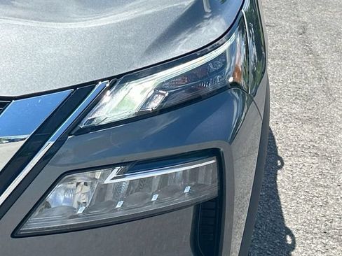 Certified 2023 Nissan Rogue SV w/ SV Premium B Package FWD image 10