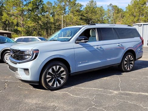 New 2026 Ford Expedition Max Platinum w/ Driver's Package image 3