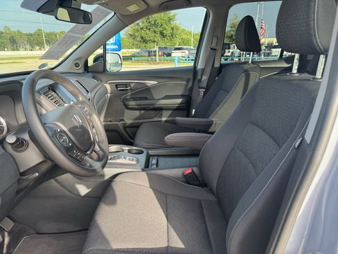 Used 2023 Honda Ridgeline Sport image 10