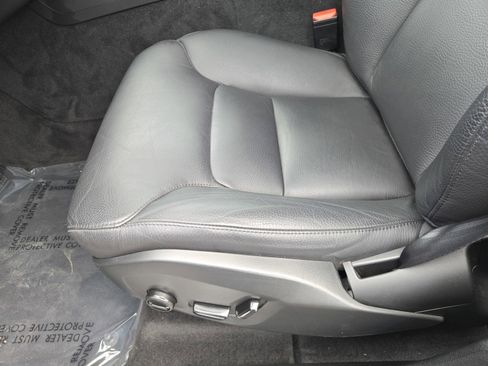 Used 2023 Volvo XC60 B5 Plus FWD image 17