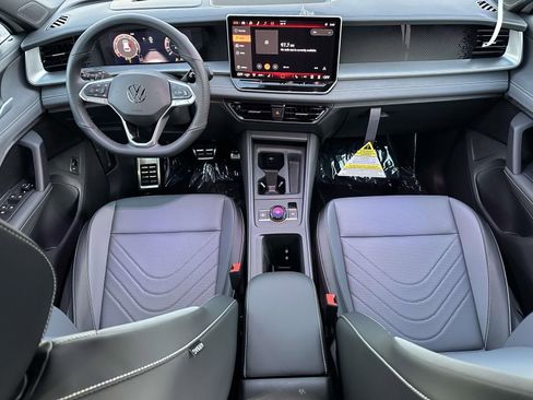 New 2026 Volkswagen Tiguan SE R-Line image 11