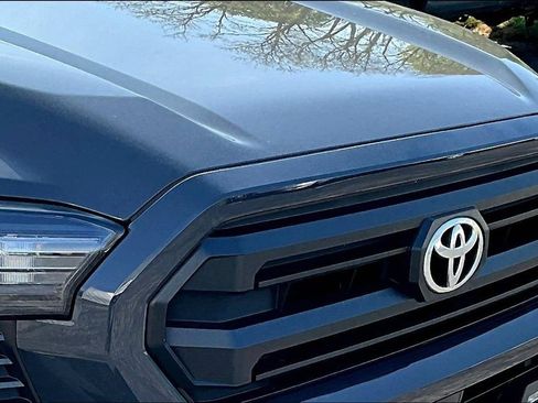 Used 2024 Toyota Tacoma SR5 AWD/4WD image 31