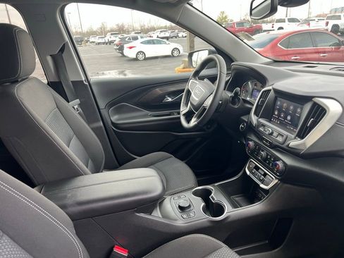 Used 2023 GMC Terrain SLE w/ Driver Convenience Package image 9
