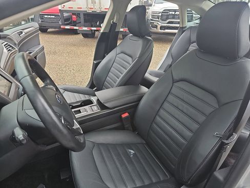 Used 2017 Ford Fusion Energi SE image 15