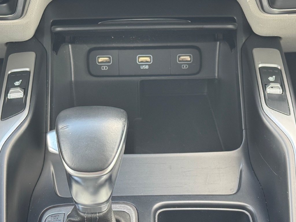 Used 2021 Kia Sorento S w/ Panoramic Sunroof Package AWD/4WD image 17