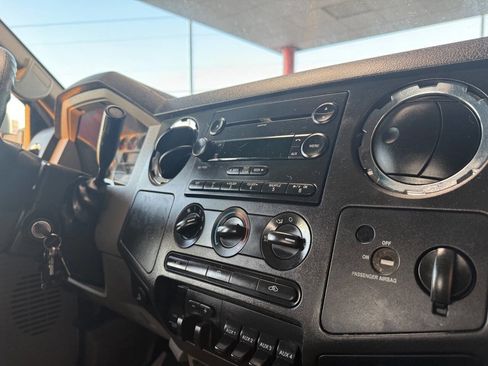 Used 2008 Ford F450 2WD Regular Cab Super Duty image 4