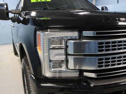 Used 2017 Ford F250 Platinum w/ Platinum Ultimate Package image 38